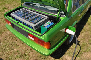 Illustration for article titled This Electric BMW E30 Is Fast and Green